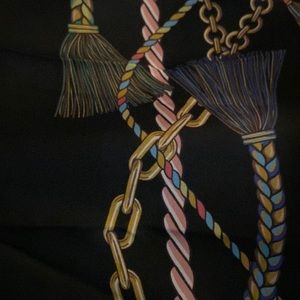 NWT beautiful women’s 100% silk scarf by Echo New York